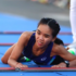 Nữ runner Ngọc Hoa bò về đích ở giải Tienphong Marathon